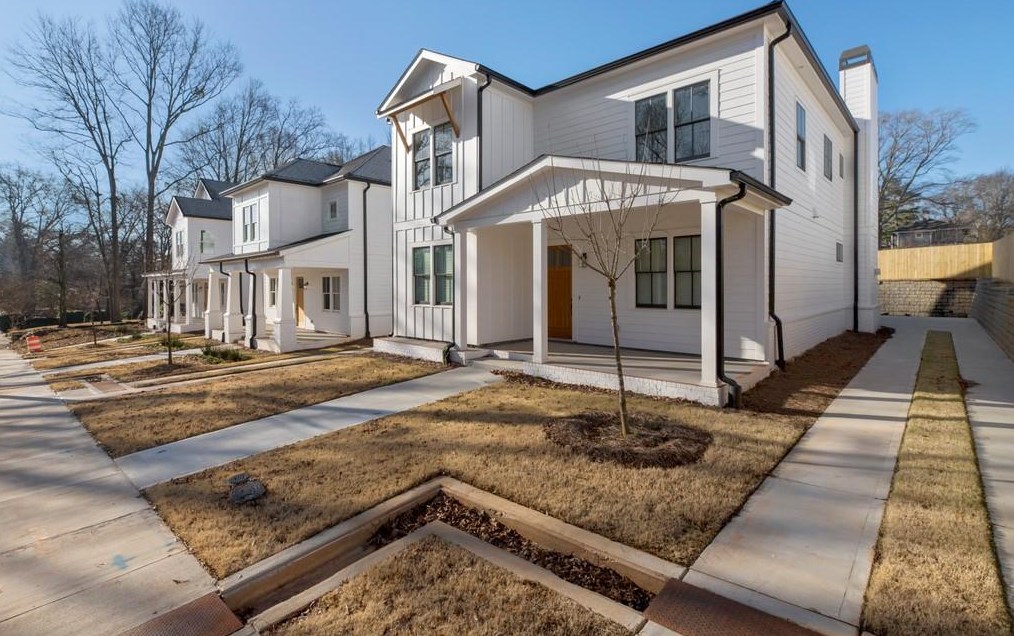 121 Mead Rd, Decatur GA  30030-3621 exterior