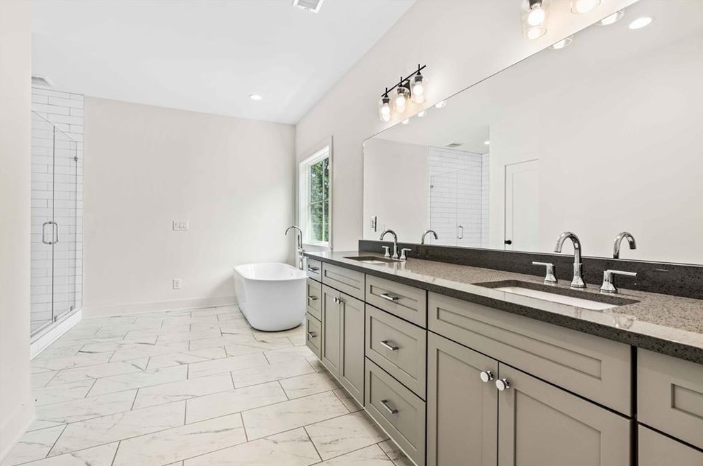 121 Mead Rd, Decatur GA  30030-3621 exterior