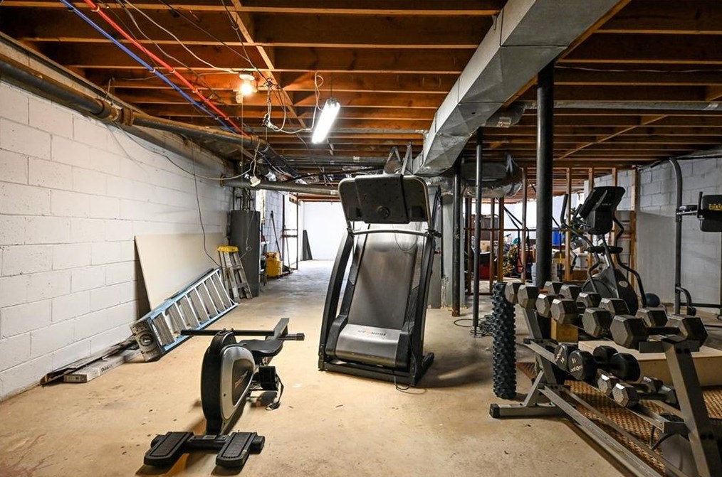 4308 Lake Laurel Dr, Smyrna GA  30082-4311 exterior