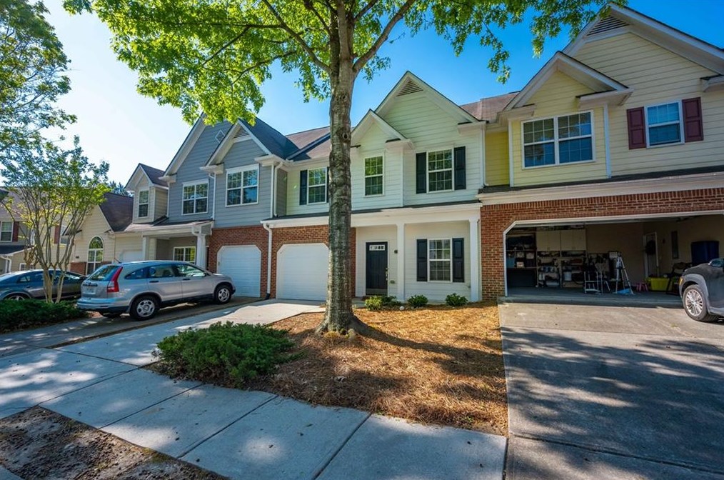 2352 Suwanee Pointe Dr, Lawrenceville, GA 30043-1330