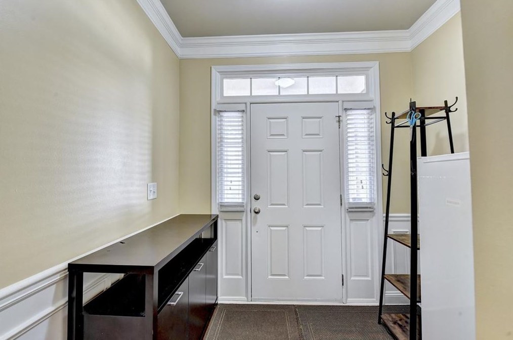 2373 Strand Ave, Lawrenceville GA  30043-8204 exterior