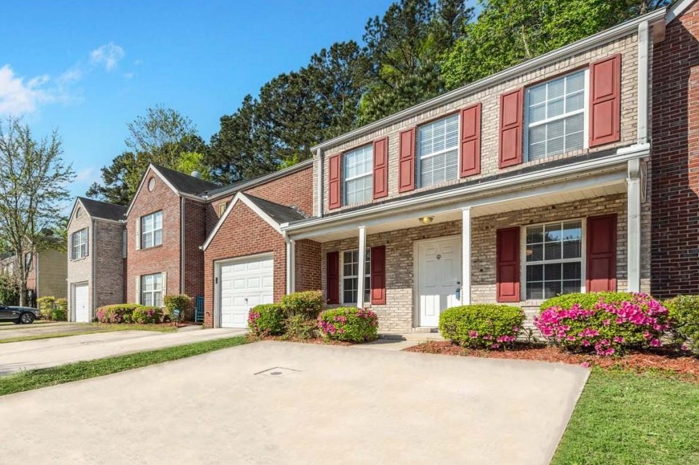 1535 Eastern Sunrise Ln, Decatur, GA 30034-1690
