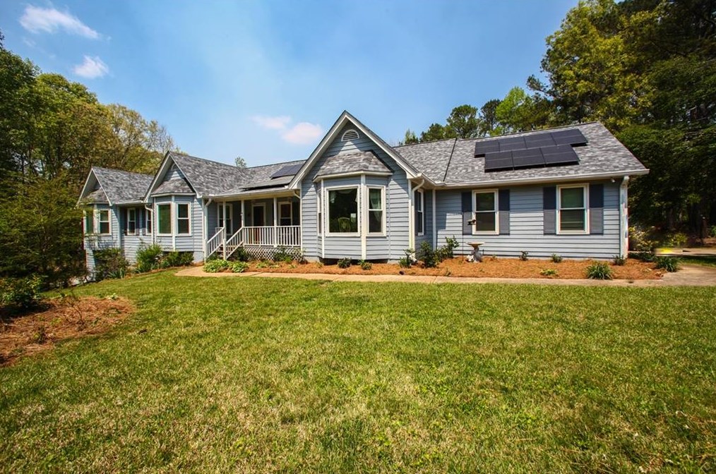 369 Lake Swan Ct, Hiram, GA 30141
