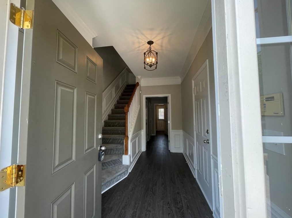 4022 Edgecomb Dr, Roswell, GA 30075