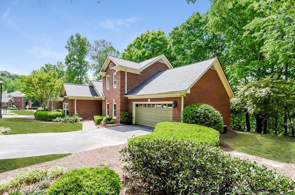7155 Roswell Rd, Atlanta GA  30328-1415 exterior