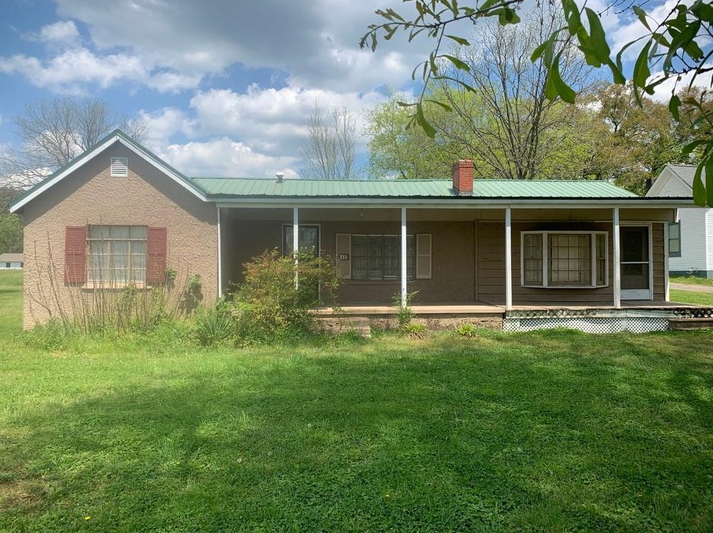 42 Railroad St, Euharlee, GA 30145