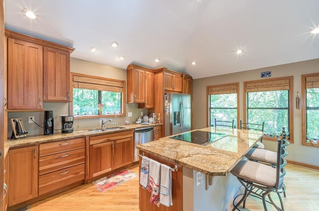 3993 Loch Highland Pass, Roswell, GA 30075-2029