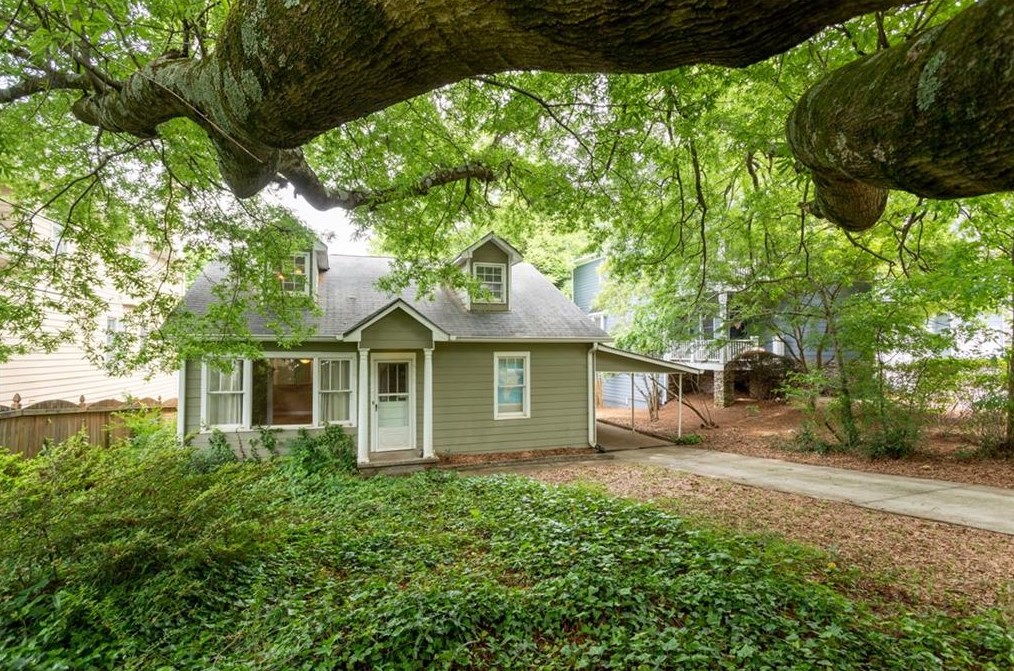 643 Sycamore Dr, Decatur GA  30030-2750 exterior