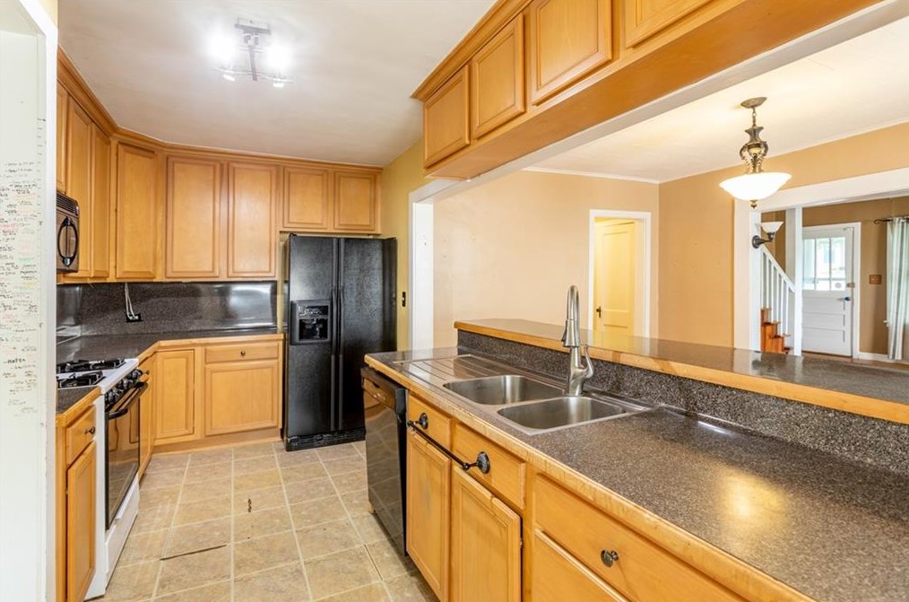 643 Sycamore Dr, Decatur GA  30030-2750 exterior