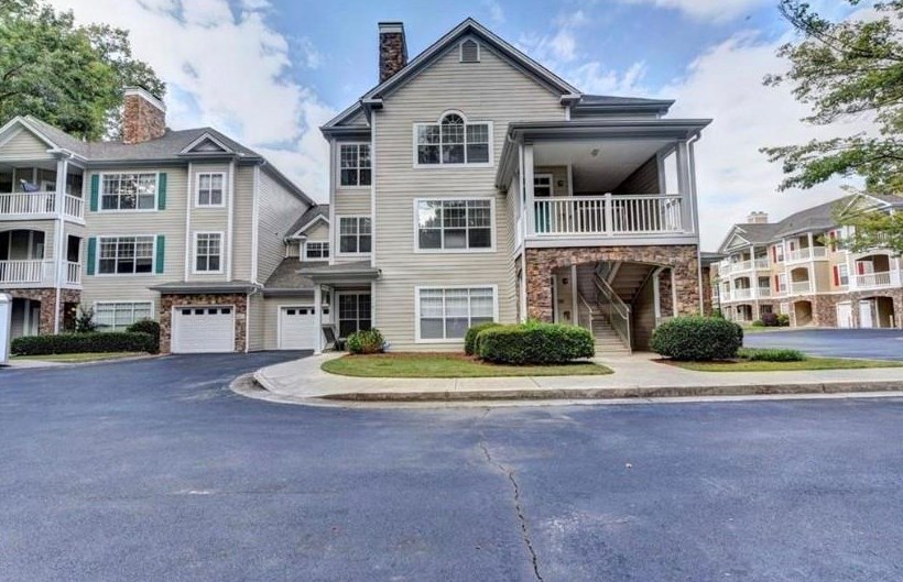 225 Edinburgh Ct, Alpharetta, GA 30004-4956