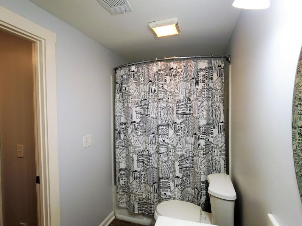 2068 Hatteras Way, Atlanta GA  30318-1083 exterior