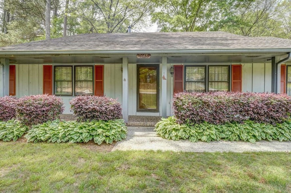 3665 Clubhouse Ln Se, Conyers, GA 30094