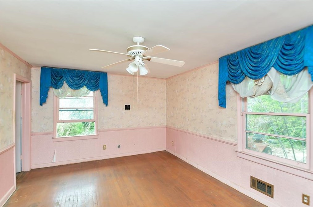 896 Woodmere Dr, Atlanta GA  30318-6002 exterior