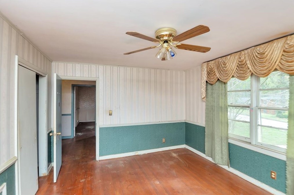 896 Woodmere Dr, Atlanta GA  30318-6002 exterior