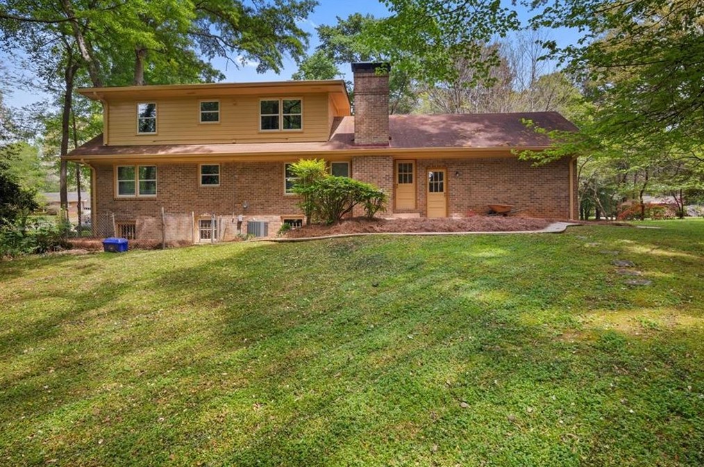 3959 Shadowbrook Pl, Decatur GA  30034-2237 exterior