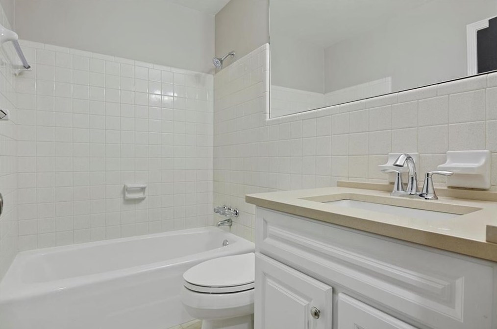 3959 Shadowbrook Pl, Decatur GA  30034-2237 exterior