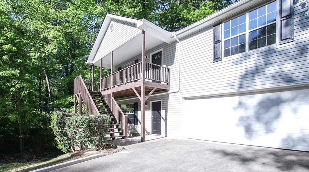9625 Crestview Ter, Gainesville, GA 30506-6768