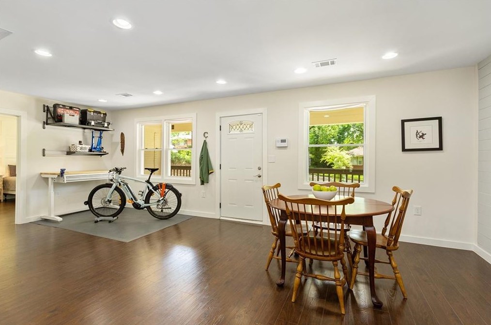 2362 Marion Cir, Decatur GA  30032-4057 exterior