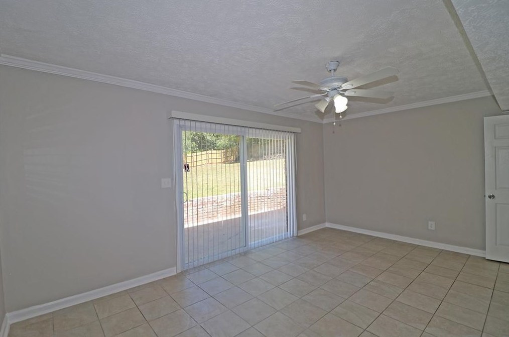 4041 Brookcrest Cir, Decatur GA  30032-3820 exterior