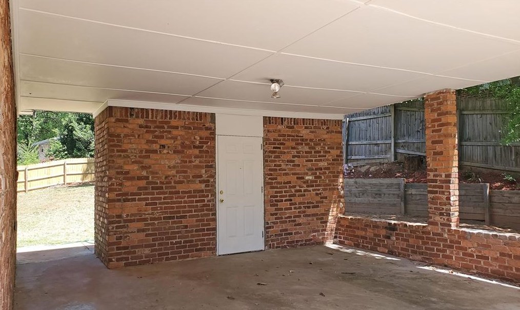 4041 Brookcrest Cir, Decatur GA  30032-3820 exterior