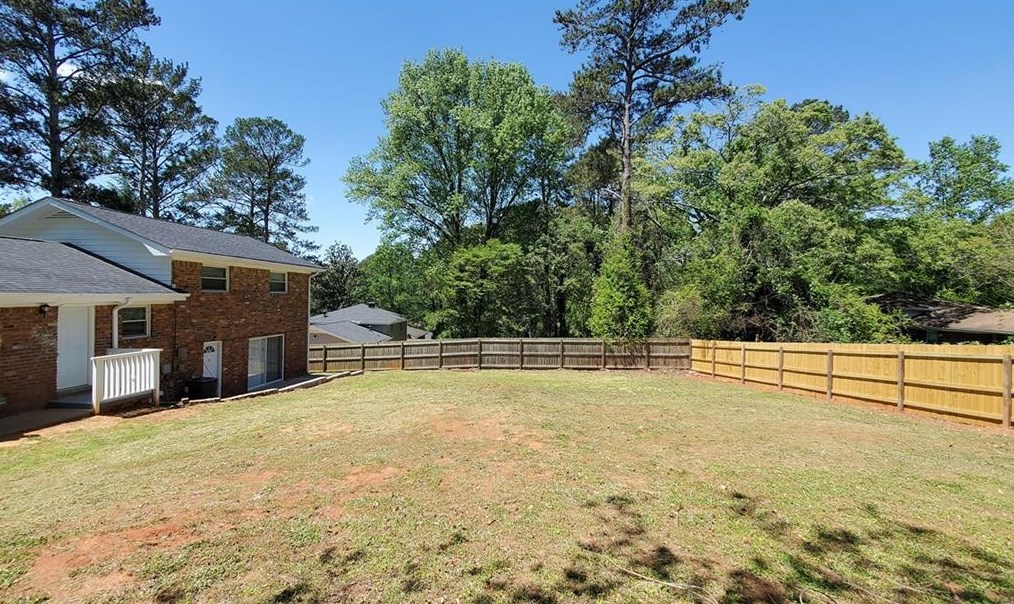 4041 Brookcrest Cir, Decatur GA  30032-3820 exterior