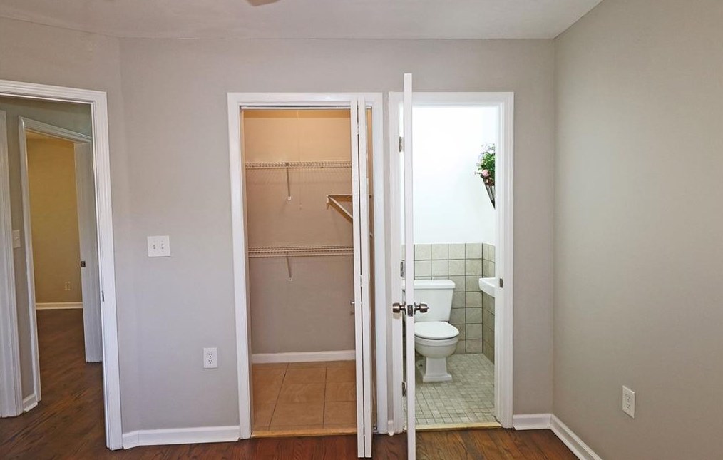 4041 Brookcrest Cir, Decatur GA  30032-3820 exterior