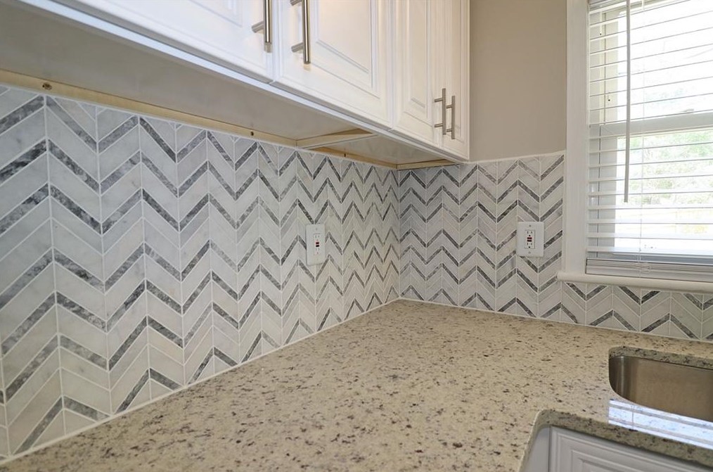 4041 Brookcrest Cir, Decatur GA  30032-3820 exterior