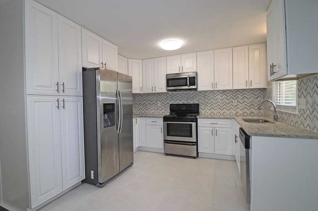 4041 Brookcrest Cir, Decatur GA  30032-3820 exterior