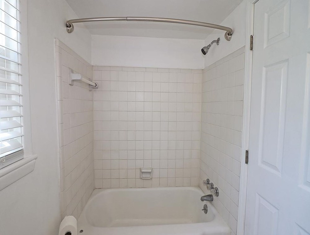 4041 Brookcrest Cir, Decatur GA  30032-3820 exterior