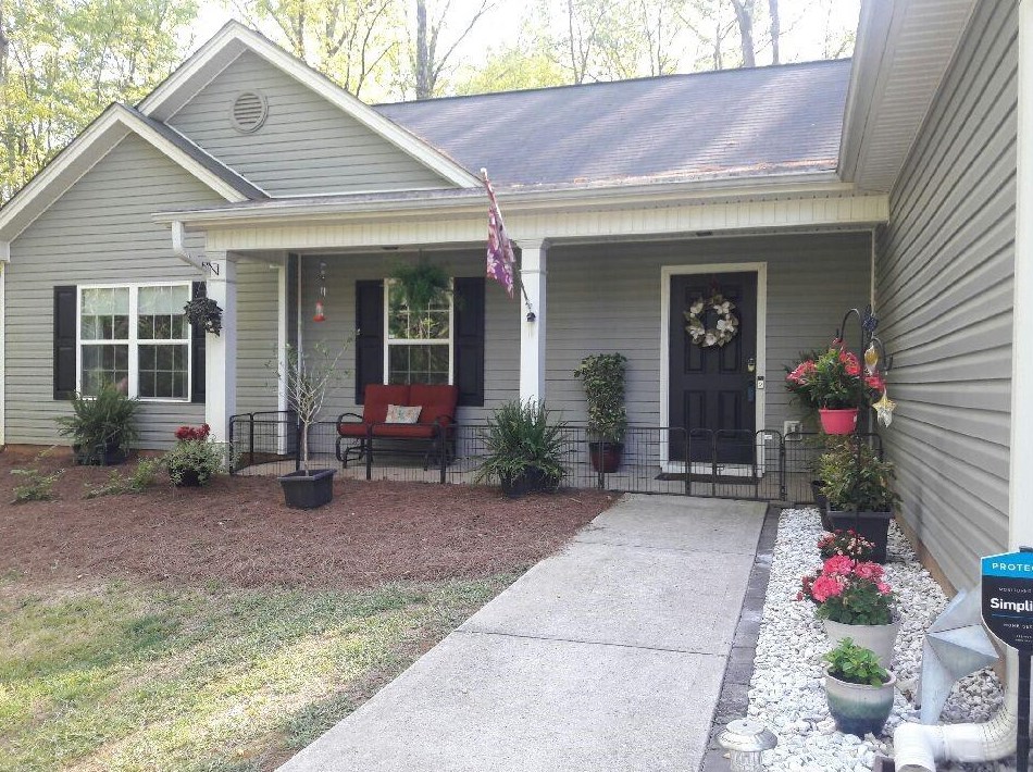 12 Mulberry Rd, Winder, GA 30680-2933