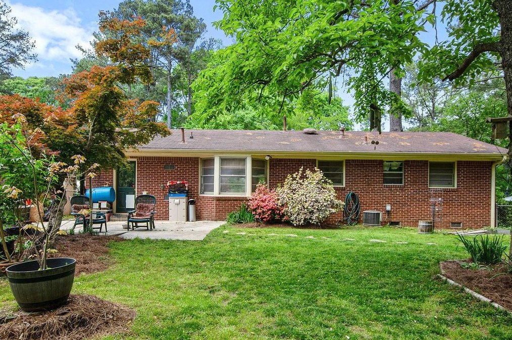 3075 Leafwood Dr, Decatur GA  30033-4408 exterior