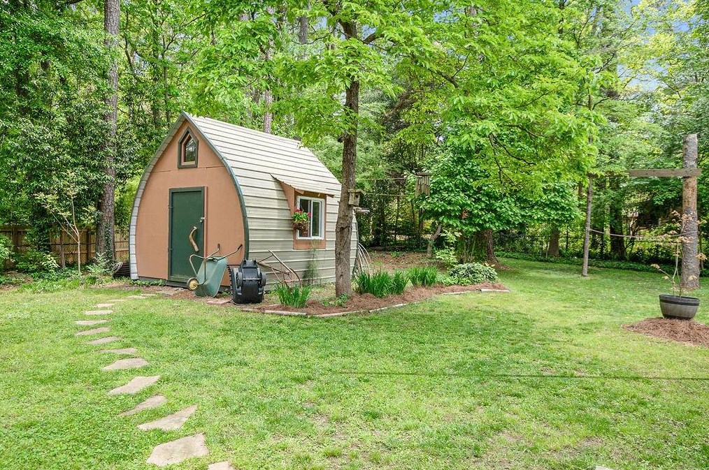 3075 Leafwood Dr, Decatur GA  30033-4408 exterior