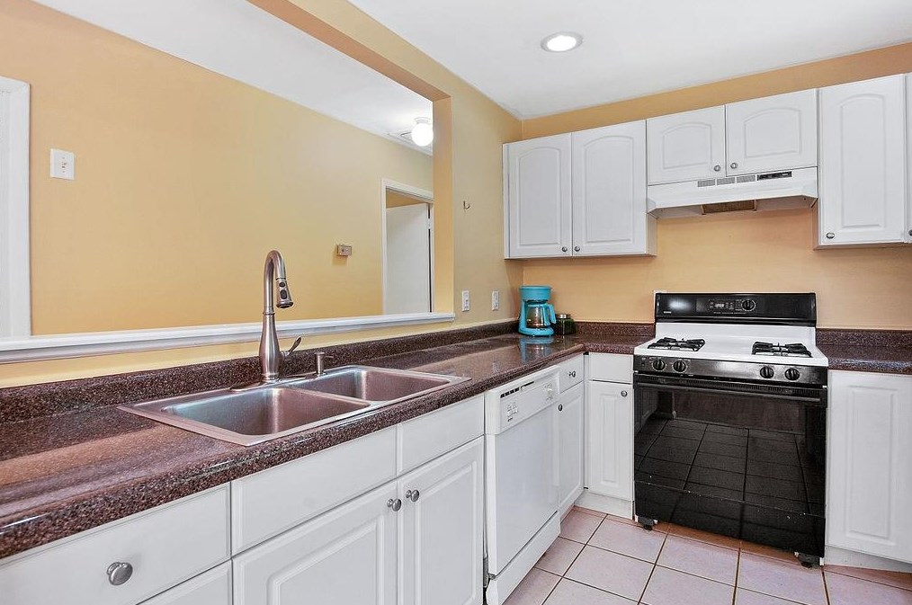 3075 Leafwood Dr, Decatur GA  30033-4408 exterior