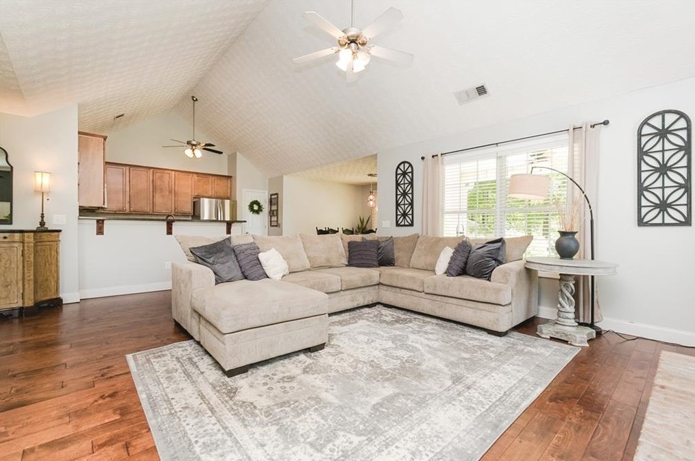 523 Wellington Ln, Monroe, GA 30655