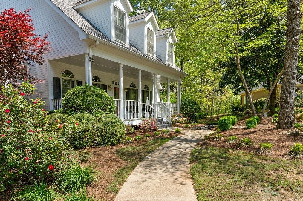 9541 Poplar Ct, Douglasville, GA 30135-1798
