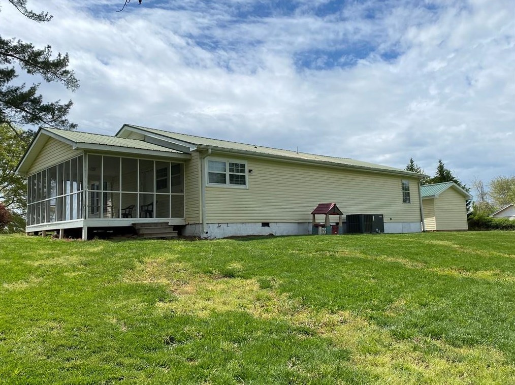 4060 Sutton Rd, Gainesville, GA 30506