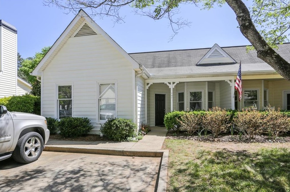 147 Victoria Way, Roswell, GA 30075-2959