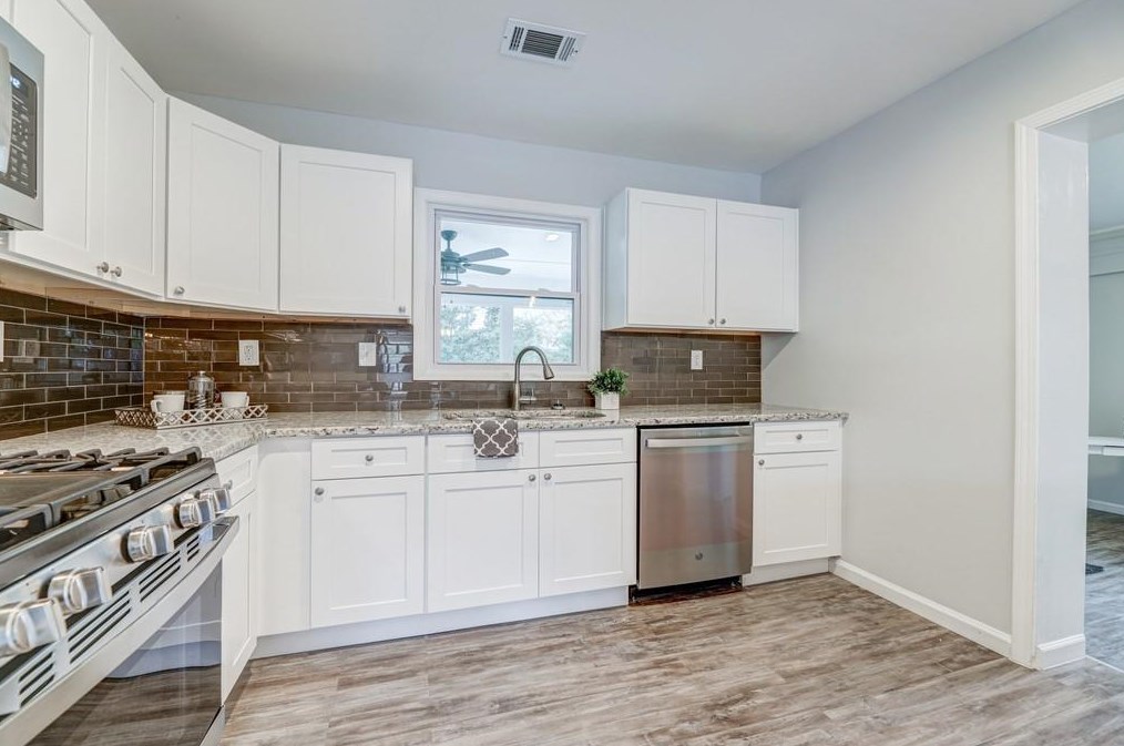 1893 Winthrop Dr, Atlanta GA  30331-1713 exterior