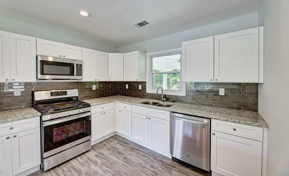1893 Winthrop Dr, Atlanta GA  30331-1713 exterior