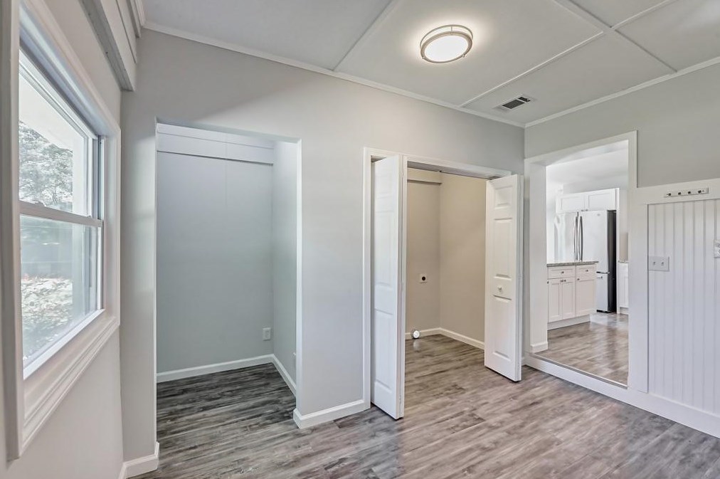 1893 Winthrop Dr, Atlanta GA  30331-1713 exterior