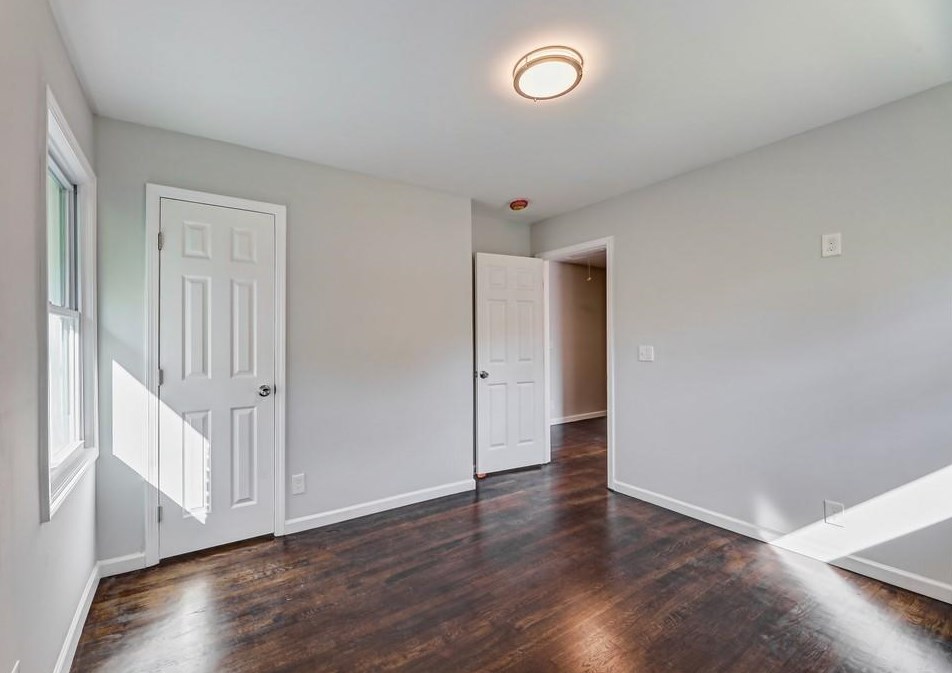 1893 Winthrop Dr, Atlanta GA  30331-1713 exterior