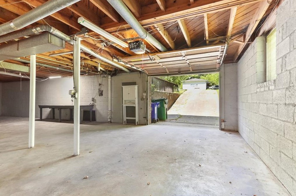 1723 Carter Rd, Decatur GA  30032-3505 exterior