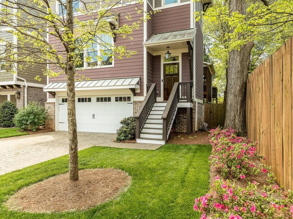 1085 Victoria St, Atlanta, GA 30319-2342