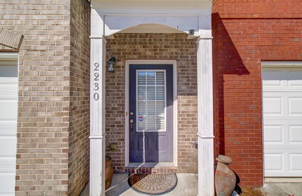 2230 Hawks Bluff Trl, Lawrenceville GA  30044-1812 exterior