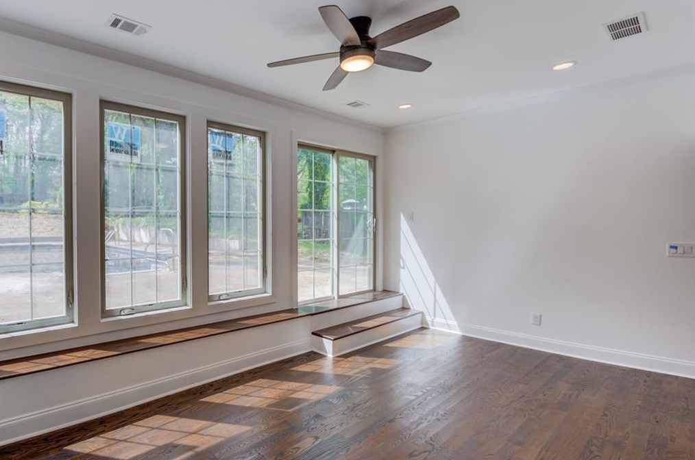 1093 Lakeshore Dr, Gainesville GA  30501-2716 exterior