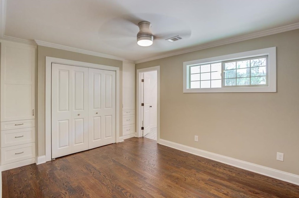 1093 Lakeshore Dr, Gainesville GA  30501-2716 exterior