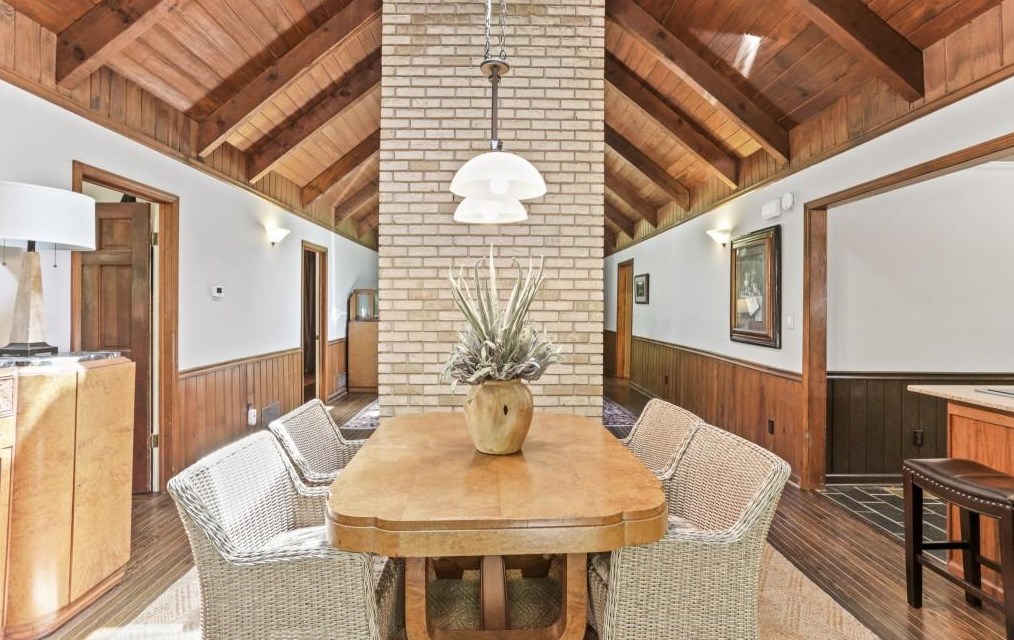 149 Spruce St, Roswell, GA 30075-1739