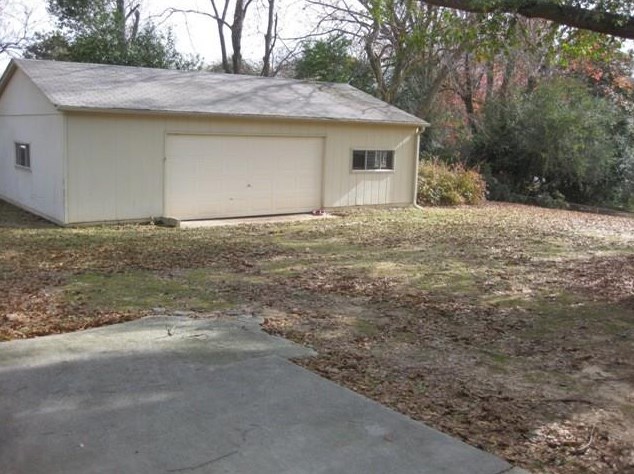 1298 Lee Ann Dr, Decatur, GA 30035-1044