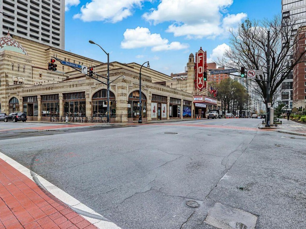 800 Peachtree St, Atlanta GA  30308-1258 exterior