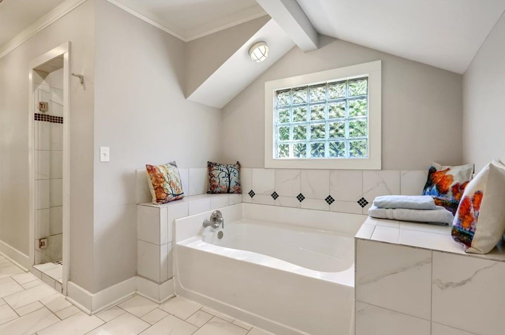 3410 Glenwood Rd, Decatur GA  30032-4408 exterior